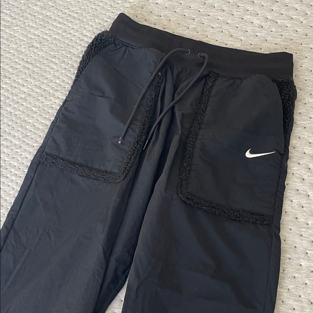 Nike Women's Sherpa-Trim Jogger Bottoms